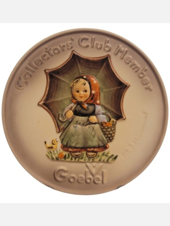 Hummel Other - Hummel plate Goebel 1978 Collector's Club limited edition Smiling Through Girl